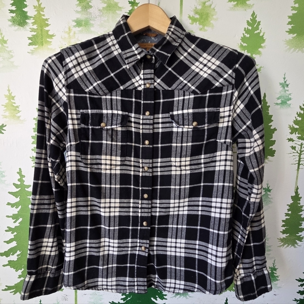 JACHS Girlfriend Black and White Plaid Women's Button Down Shirt